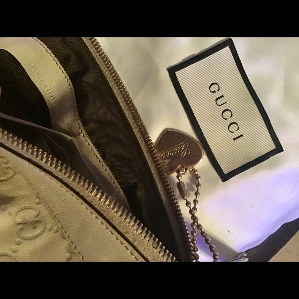 Gucci wristlet wallet